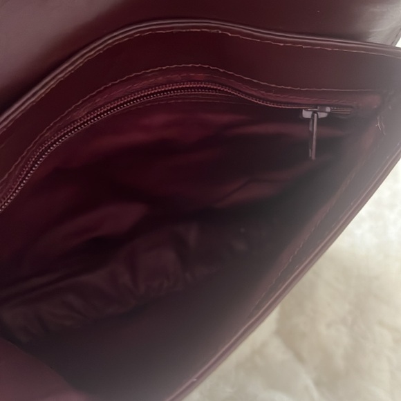 Crossbody - Picture 6 of 11